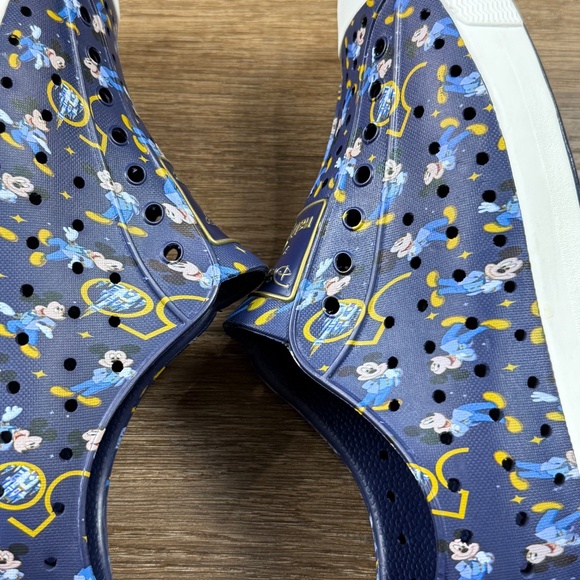 Native x Disney 50th Anniversary Walt Disney World Jefferson Shoes, Size 3 - Picture 7 of 10